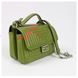 Fendi-Sac à bandoulière en cuir FENDI Double Micro Baguette avec chaîne en rouge 8M0371-Rouge