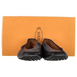 Tod's-Tod's Gommino Driving Shoes in Black Leather-Black