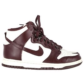 Baskets Nike Dunk High Burgundy Crush en cuir bordeaux Rouge Bordeaux
