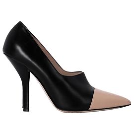 Fendi Pointed Pumps in Black and Nude Leather Black