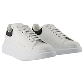 Alexander Mcqueen-Oversize Sneakers - Alexander McQueen - Leather - White-White