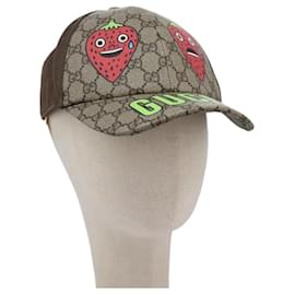 Gucci-GUCCI GG Supreme Strawberry baseball Cap PVC XL Beige 700665 Auth am7681-Beige