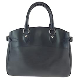 Louis Vuitton-Louis Vuitton Epi Passy PM Handbag-Black