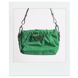Prada Bolsa de laço em nylon verde Tessuto Verde