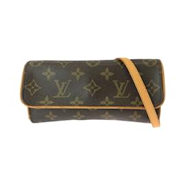 Louis Vuitton-Bolsa de Ombro Pochette Twin PM Monograma Louis Vuitton-Marrom