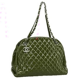 Chanel-CHANEL Matelasse Chain Shoulder Bag Patent leather Red Silver CC Auth 102320A-Silvery,Red