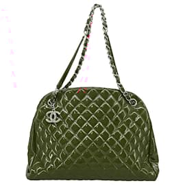 Chanel-CHANEL Matelasse Chain Shoulder Bag Patent leather Red Silver CC Auth 102320A-Silvery,Red