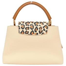 Louis Vuitton-Louis Vuitton Capucines-Beige
