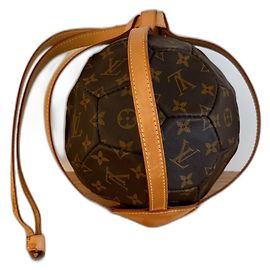 Louis Vuitton Limited Edition World Cup 98 Ball Dark brown
