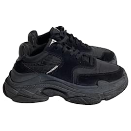 Balenciaga-Balenciaga Triple S 2.0 Runner Mesh Trainers in Black Suede-Black