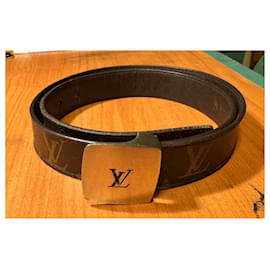 Louis Vuitton-Belt LV (VINTAGE 2005) Model: M6888U CE.LV CUT PB-Brown
