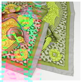 Hermès-Hermès Carré 90 "CASQUES et PLUMETS" 100% Silk Scarf in Green-Green