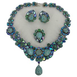 Christian Dior Collier et boucles d'oreilles Dior rares de 1958 Bleu Violet Vert clair Bleu clair Turquoise Bleu foncé Bijouterie argentée