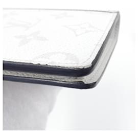 Louis Vuitton-Louis Vuitton Taiga Lama Portefeuille Brazza Wallet-Other