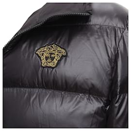 Versace-Jaqueta puffer de duvet de ganso com emblema Medusa da Versace-Preto