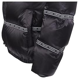 Versace-Jaqueta acolchoada de penas de ganso com fita de logo Nastro da Versace-Preto