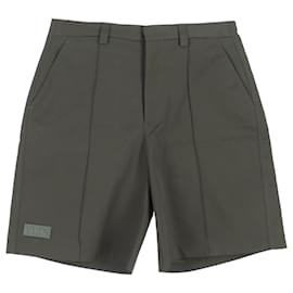Valentino Garavani- Valentino Garavani Logo-Patch Bermuda Shorts in Olive Polyester -Green,Olive green