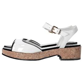 Fendi-Fendi Platform Ankle Wrap Sandals in White Patent Leather-White,Cream