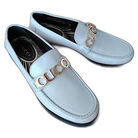 MOCASINES DE CUERO DE VACA GUCCI. Blanco