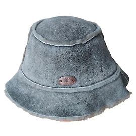 CÉLINE CHAPÉU DE PELE DE OVELHA. Caqui