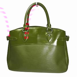 Louis Vuitton-Louis Vuitton Epi Passy PM Handbag-Red