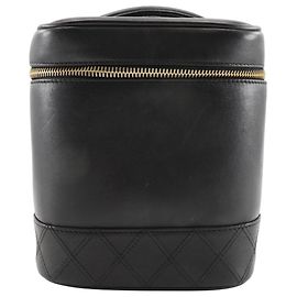 Chanel Schwarze Lammleder Kosmetiktasche Schwarz