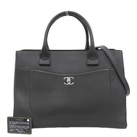 Große Lederhandtasche Neo Executive von Chanel Schwarz