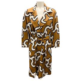 Abrigo Margee Clean Large Clouds Brown de Diane von Furstenberg Castaño