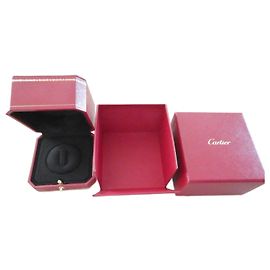 Cartier-Box für einen neuen Ring Rot