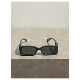 Gucci-GUCCI Sunglasses T.  Plastic-Grey