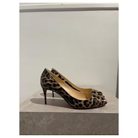 Christian Louboutin-CHRISTIAN LOUBOUTIN Talons T.EU 39 Cuir verni-Beige