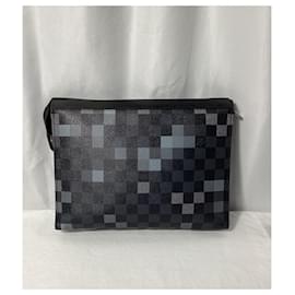 Louis Vuitton- Louis Vuitton MM Pochette Voyage Damier Clutch Bag in Black Canvas-Black