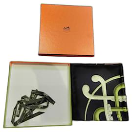 Hermès-Hermes Vintage Cannes Et Pommeaux Silk Scarf - Cane-Brown,Black