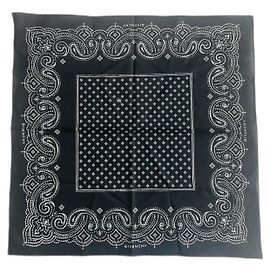 Givenchy Carrés Noir Blanc