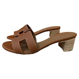 Hermès-HERMES GOLD COLOR sandals in calf leather-Brown