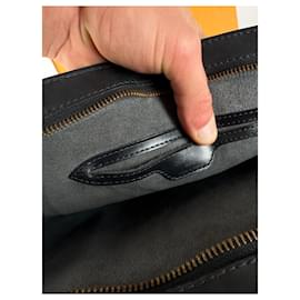 Louis Vuitton-LOUIS VUITTON Handbags T.  Leather-Black