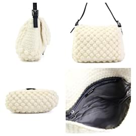 Fendi-Fendi Mamma Bucket Shoulder Bag-Black,Eggshell