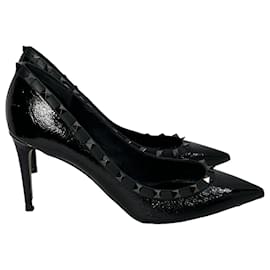 Valentino Garavani- Valentino Garavani Rockstud Pointed Pumps in Black Leather-Black