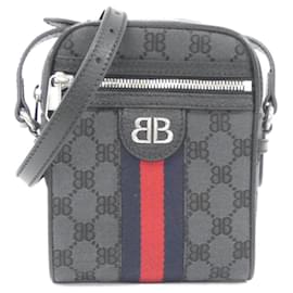 Balenciaga-Balenciaga Hacker Shoulder Zip Handbag-Black