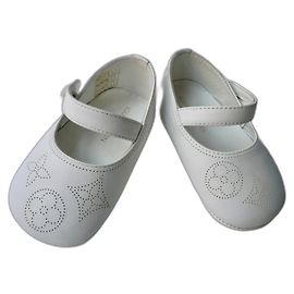 LOUIS VUITTON Chaussons naissance cuir blanc mixte T18 Blanc