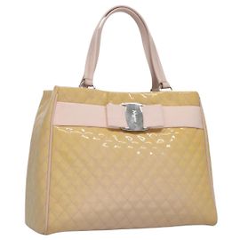 Sac à main Vala en cuir verni beige et argent de Salvatore Ferragamo Auth bs23034 Argenté Beige