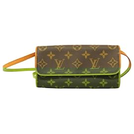 Louis Vuitton-Bolsa de Ombro Pochette Twin PM Monograma Louis Vuitton-Marrom