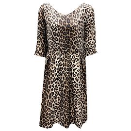 La Prestic Ouiston El vestido Borgeoise con estampado animal Tan Multi Panthere de Prestic Ouiston Camello
