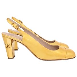 Chanel CC Slingback Pumps in Yellow Patent Leather Yellow