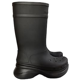 Balenciaga- Balenciaga x Crocs Mid-Calf Boots in Black Rubber-Black