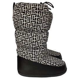 Botas de neve acolchoadas impressas Balmain em poliamida preta e branca Preto