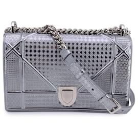 Dior-Christian Silver Leather ama Medium Shoulder Bag-Silvery