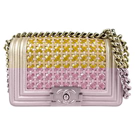 Chanel-Chanel Boy Shoulder Bag in Gold Patent Leather-Golden