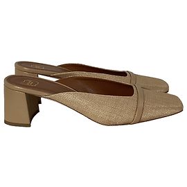 Autre Marque Malone Souliers Carmen 45mm Square-Toe Mules in Beige Raffia Beige