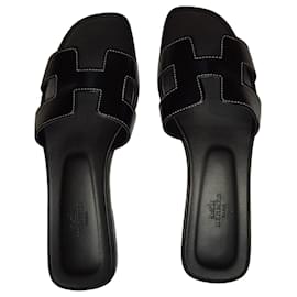 Hermès-Hermès Oran Sandals-Black
